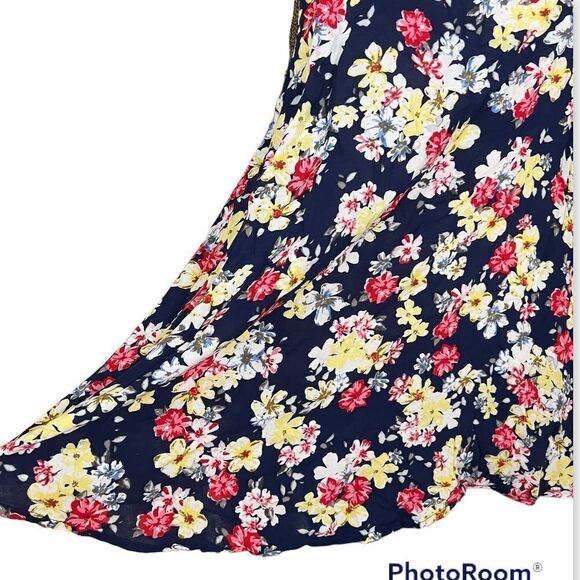 Torrid Navy Blue floral halter blouse with corset back size 00 or 10 - Picture 2 of 6